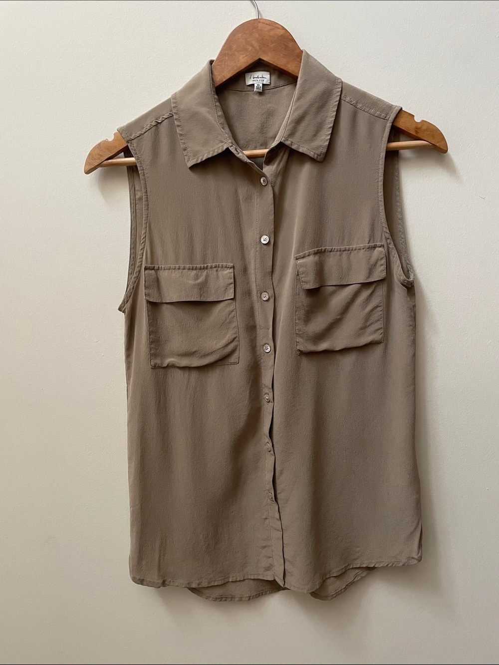 Aritzia t. Babaton 100% silk Sleeveless Button-Front Utility Shirt - Taupe